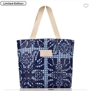 Aloha Collection X Mauka to Makai by Manuhealiʻi Day Tripper Bag